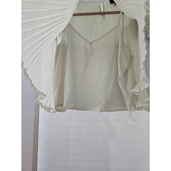 Women's Vici Ruffle Pleated Blouse Size Medium - Picture 5 of 7